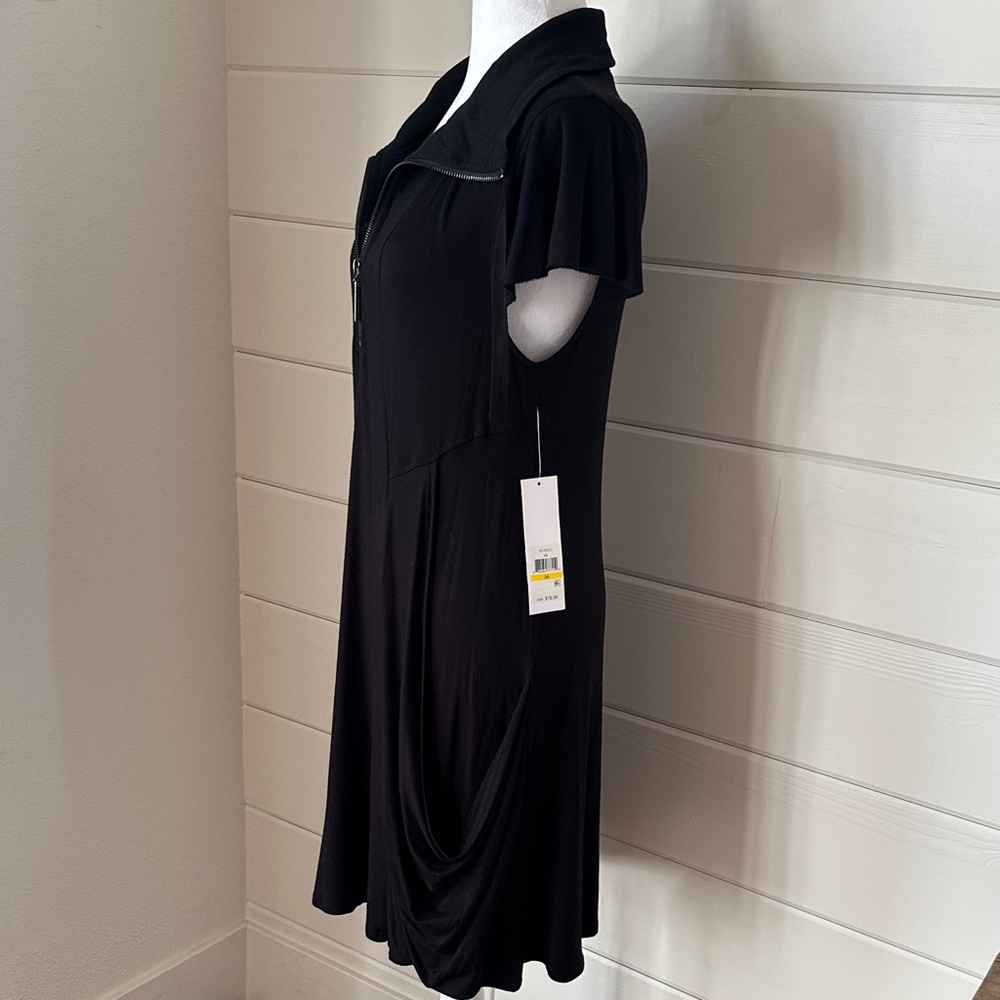 Kenzie Black Short Sleeve Zip Dress - Picture 8 of 11
